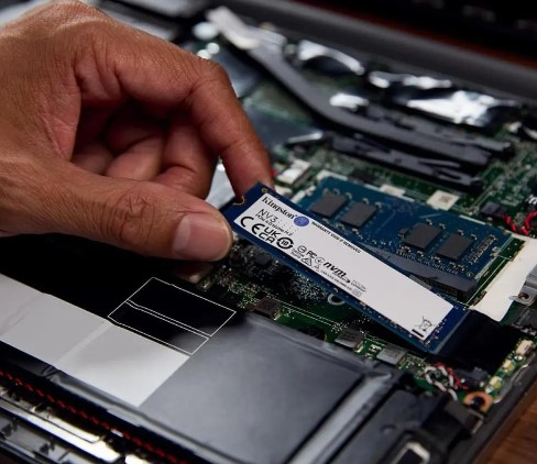 Unidade de estado sólido Kingston M.2 NVMe PCIe 4.0 NV3 de 1 TB, azul escuro